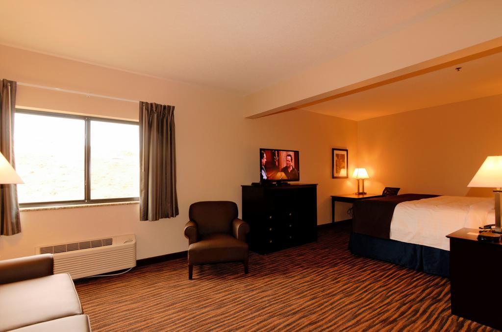 Cobblestone Inn & Suites - Denison | Oak Ridge Habitación foto